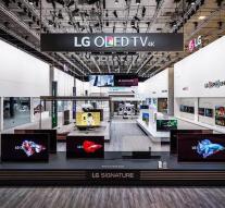 'LG unveils V30 in Berlin'