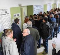 Long queues for polling stations Italy