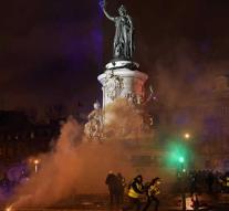 Looting and vandalism in protests in Paris