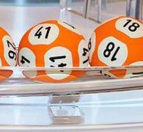 Lotto winners give away price