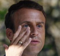 Macron donated 26,000 euros to makeup