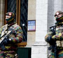 Manhunt Belgium by ten heavily armed jihadists