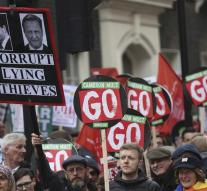Mass protest in London against austerity