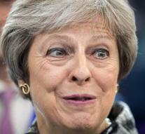May survives rebellion over customs