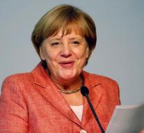 Merkel calls for migration agreements with Africa