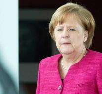 Merkel put the knife on the throat