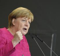 Merkel remains favorite in polls