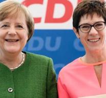 Merkel suddenly pushes Saarlandse forward