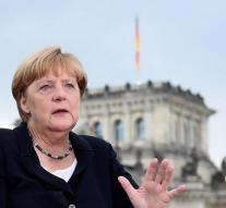 Merkel wants to remain party leader