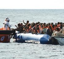Migrants Stream Mediterranean grows again
