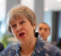 Ministers threaten to revolt against May