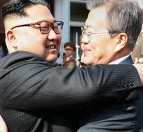 Moon wants more informal conversation with Kim