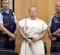 Mosque terrorist Christchurch appears laughing before the judge