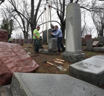 Muslims finance recovery Jewish cemetery