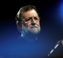 Mutinous socialists want to give Rajoy chance