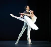 National Ballet scores on smartphone