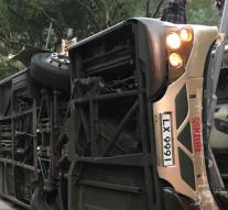 Nineteen dead in bus accident Hong Kong
