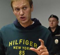 Opposition leader Navalny again at liberty