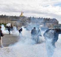 Paris prohibits unions protest