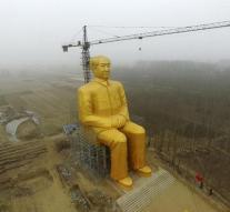 Picture Mao Zedong's been broken