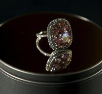 Pink diamond auctioned for 26 million euros