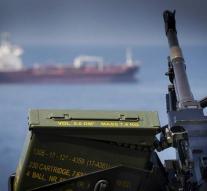 Pirate raids ship in Gulf of Aden