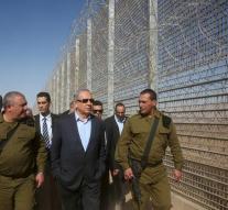 Plan for fence Israel