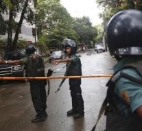 Police Bangladesh storms restaurant Dhaka
