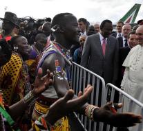 Pope arrives in Kenya