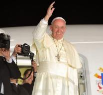 Pope suggests use contraceptives