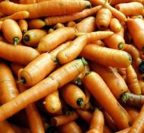 Popular carrot trumps in kitchen onion