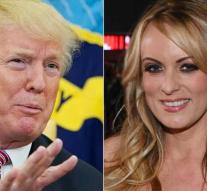 Pornstar Stormy Daniels starts crowdfunding to open a book about Trump