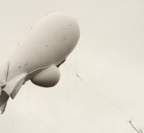 Power failures by US airship adrift