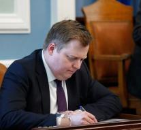 Premier Iceland does not resign to