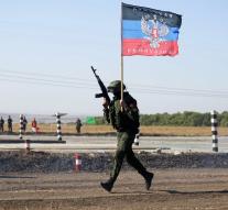 Rebels Donetsk pull heavy weapons back