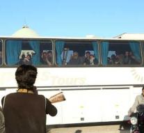 Rebels leave by bus from Douma