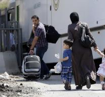 Record 25 000 Syrians in Canada lasts longer