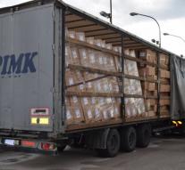 Refugee depends 400km under truck