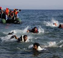 Refugees drowned for coast Lesbos