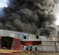 Relief goods in port Yemen in flames