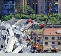 Residents under Genoa bridge do not go home