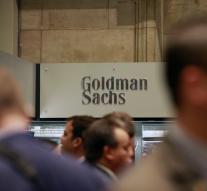 Rich bank Goldman embraces simple savings account