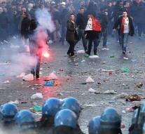 Riots in Rome: skating on urine and beer