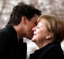 'Romantic dinner' Merkel and Trudeau
