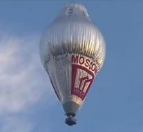 Rus will in 12 days around the world in hot air balloon