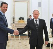 Russians build bridge for Assad troops