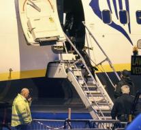Ryanair device evacuated after suspicious behavior