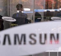 'Samsung Electronics is thinking of splitting '