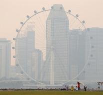 Singapore sigh under smoke from Indonesia