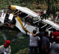 Sixteen killed in Mexico bus crash